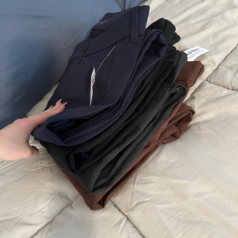 Old navy pixie pants bundle - Picture 6 of 6